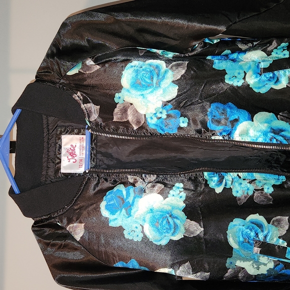 Coat - Picture 6 of 6